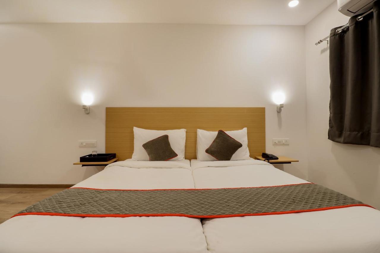 Oyo Townhouse 181 Ganeshpeth Colony Hotel Nagpur Buitenkant foto